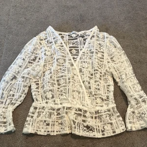 Blus zara  - En fin blus från zara.💗💗