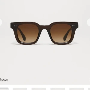 Chimi glasögon - Strlk 45/24 Passar både kille och tjej!  Boxen medföljer inte, men ett annat fodral kan jag fixa! Givetvis äkta! För fler bilder skriv privat! Nypris är 1350 kr