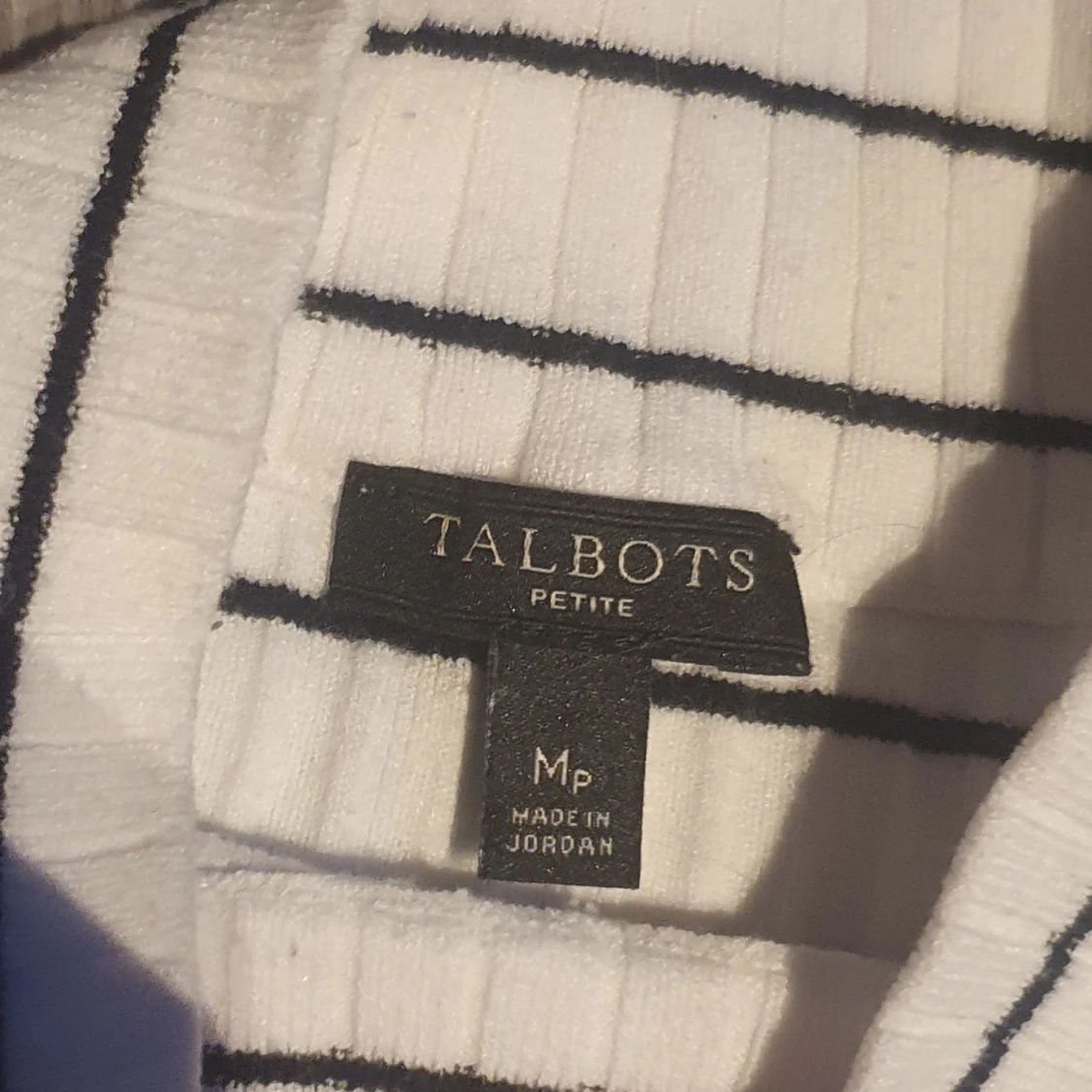 Randig turtle-neck med knappar - 91