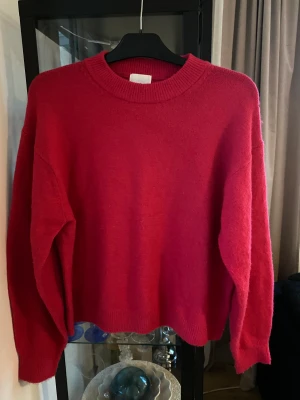 Tröja - Från H&M, strl S I fint skick  