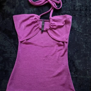 Lila glittrigt linne - Så snyggt lila linne!! Oklart märke, men så fint!