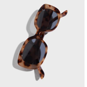 Leopard solglasögon  - Säljer dessa helt nya solglasögon köpta från Nelly!💗