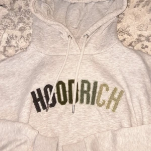 Hoodrich - En hoodrich hoodie, använd nägra gånger . Storlek xs. 