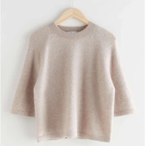 Trekvartsärmad tröja - Säljer eftersom den inte kommer till användning 💕 öppen för byten! Passar till de flesta outfits 🤝💋