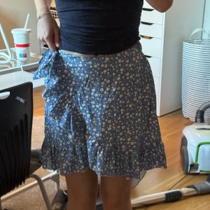 Kjol - Kjol ifrån shein, använd 2-3 gånger