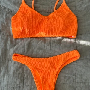 Bikini - Använd någon enstaka gång, i nyskick. Den är nytvättad. Köparen betalar för frakten och katt finns i hem 🏡 