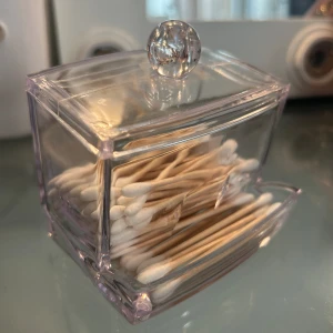 Sminkförvaring  - Sminkförvaring, säljer då det inte används ☺️66kr styck eller allt för 200kr