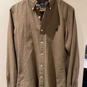 Polo Ralph Lauren skjorta (ny skick) - Passar som M