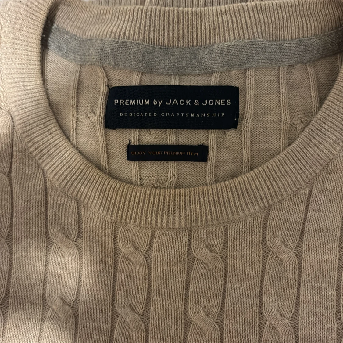 Beige stickad tröja från Jack & Jones - 92