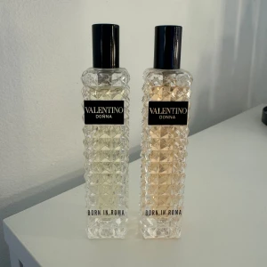 Valentino parfymer - Säljer mina två valentino parfymer då de inte kommer till användning, köpt i ett tre pack. Den ”gula” är Born in Roma yellow dream Donna och den ”orangea” är born in Roma Coral fantasy donna. Båda är 15 ml och helt oanvända, nypris 1150💘
