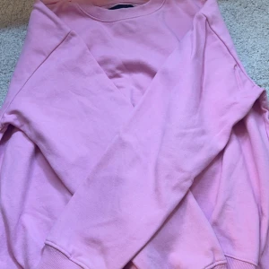  Sweatshirt  - Jätte härlig tröja med skönt material🩷jätte fin rosa, skriv till mig vid funderingar 