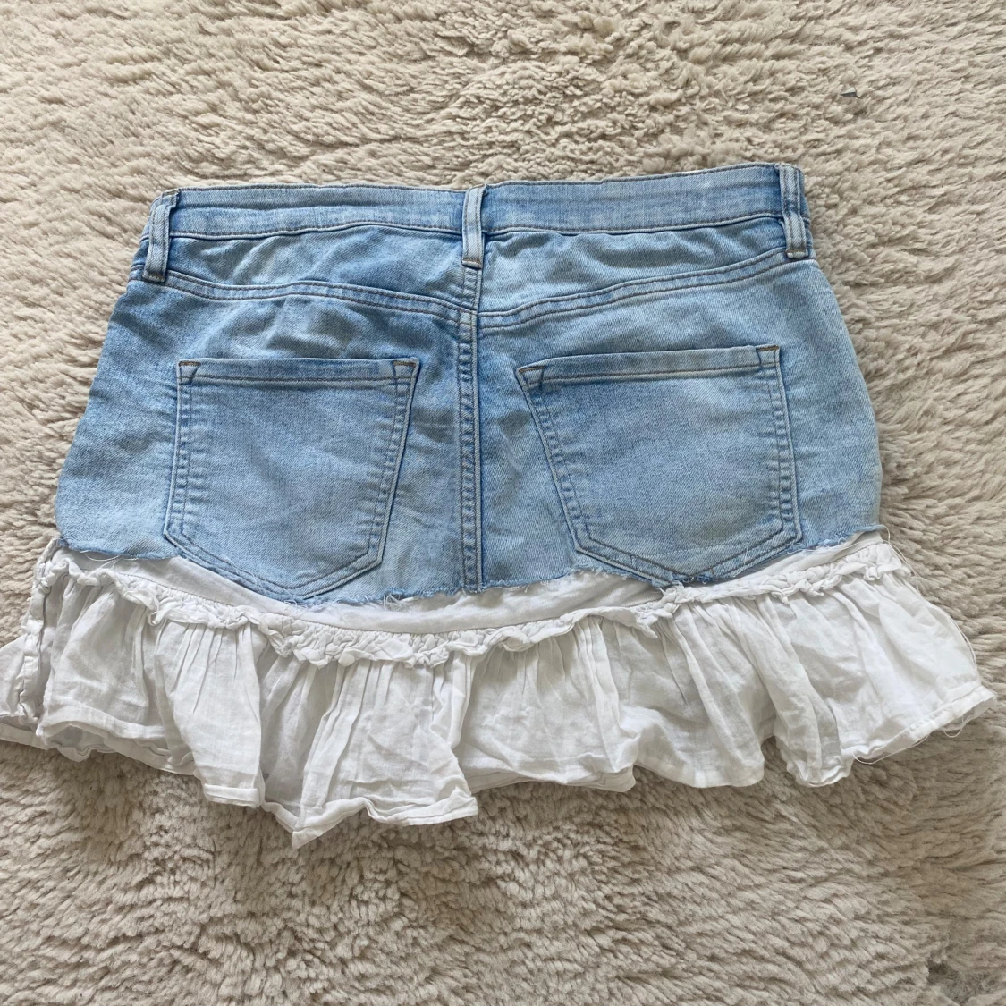 Jeans kjol med volang - 90