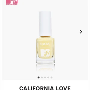 Caia nagellack i färgen ”California Love”  - Nagellack ifrån Caia i färgen california love, helt ny, helt oanvänd och helt oöppnad. Rek pris 125 o säljer för 120 inkl frakt färgen är mycket mer pastel gul i verkligheten som på första bilden o inte lika ful som den e på dom andra bilderna 🫶🏻🫶🏻