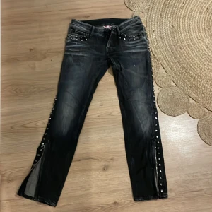 Snygga jeans  - Säljer nu mina as snygga lågmidjade jeans då dom inte kommer till användning priset går att diskutera vid snabb affär 💕
