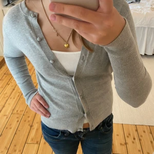 Fin kofta - Säljer denna super mjuka och fina koftan!!💓💓 fint skick