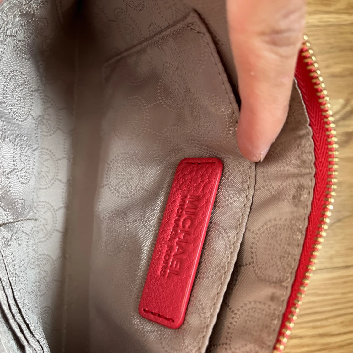 michael kors clutch  - 92