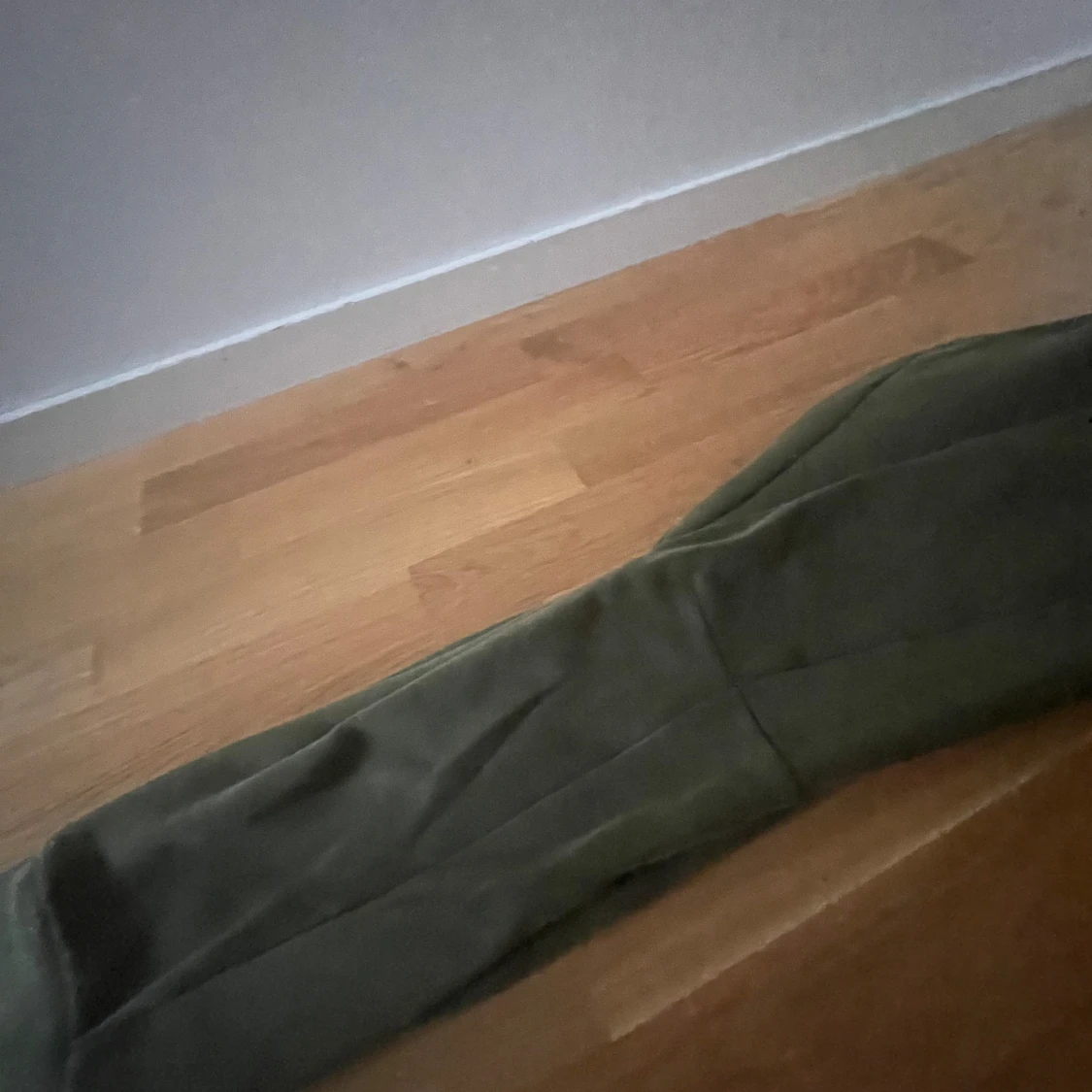 Gröna byxor med dragkedja - 90