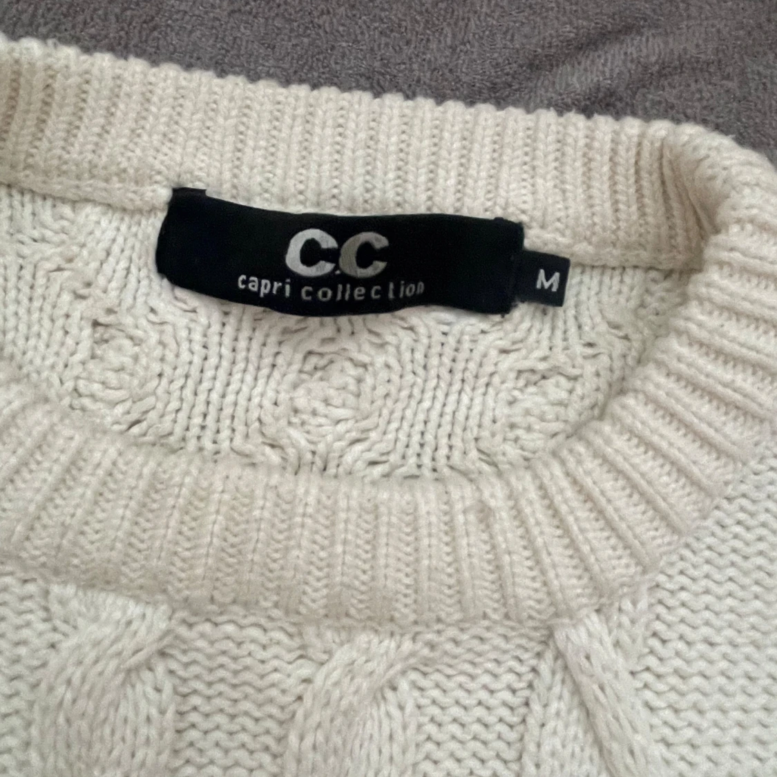 Vit stickad tröja  - 90