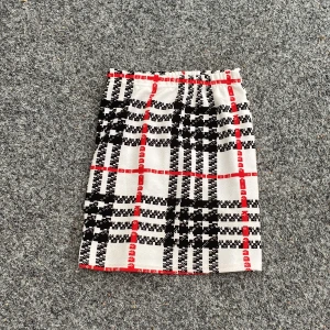 Kjol - 💗Jag säljer nu en kjol som har slutat komma till användning💗 💕 har använt ca 3 gånger 💕