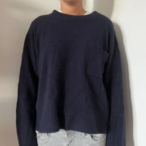 Stickad tröja - Mörkblå stickad tröja från zara, jättenice till hösten ❤️❤️