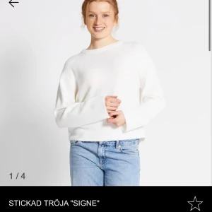 Vit stickad tröja  - Stickad tröja från lager 157💓Aldrig använt tröjan så tröjan är som ny! Köpte för 150kr och är slutsåld på nätet. Storlek Xs