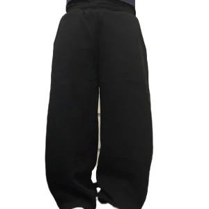 Sweats collective mjukisbyxor - Mjukisbyxor från sweats collective använda fåtal gånger eftersom jag tycker de är för stora, om någon har mindre storlek är jag villig att byta, skriv vid frågor 