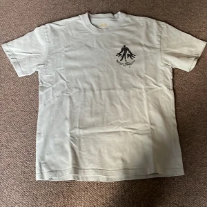 Polar tröja blå - En liten fläck men inget annat