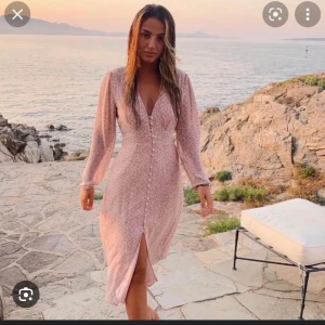 Adoore klänning  - Skriv vid fler frågor/bilder!!