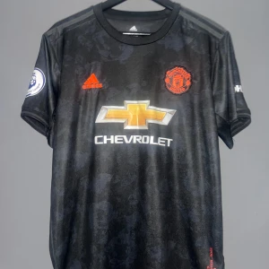 Bundle United Wan-Bissaka och James - Två United tröjor för 550! Kan inte blir bättre.