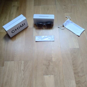 Chimi 04 Grey - Helt Oanvända. Allt som visas på bilderna följer med,(dustbag osv) Nypris: 1250 kr.