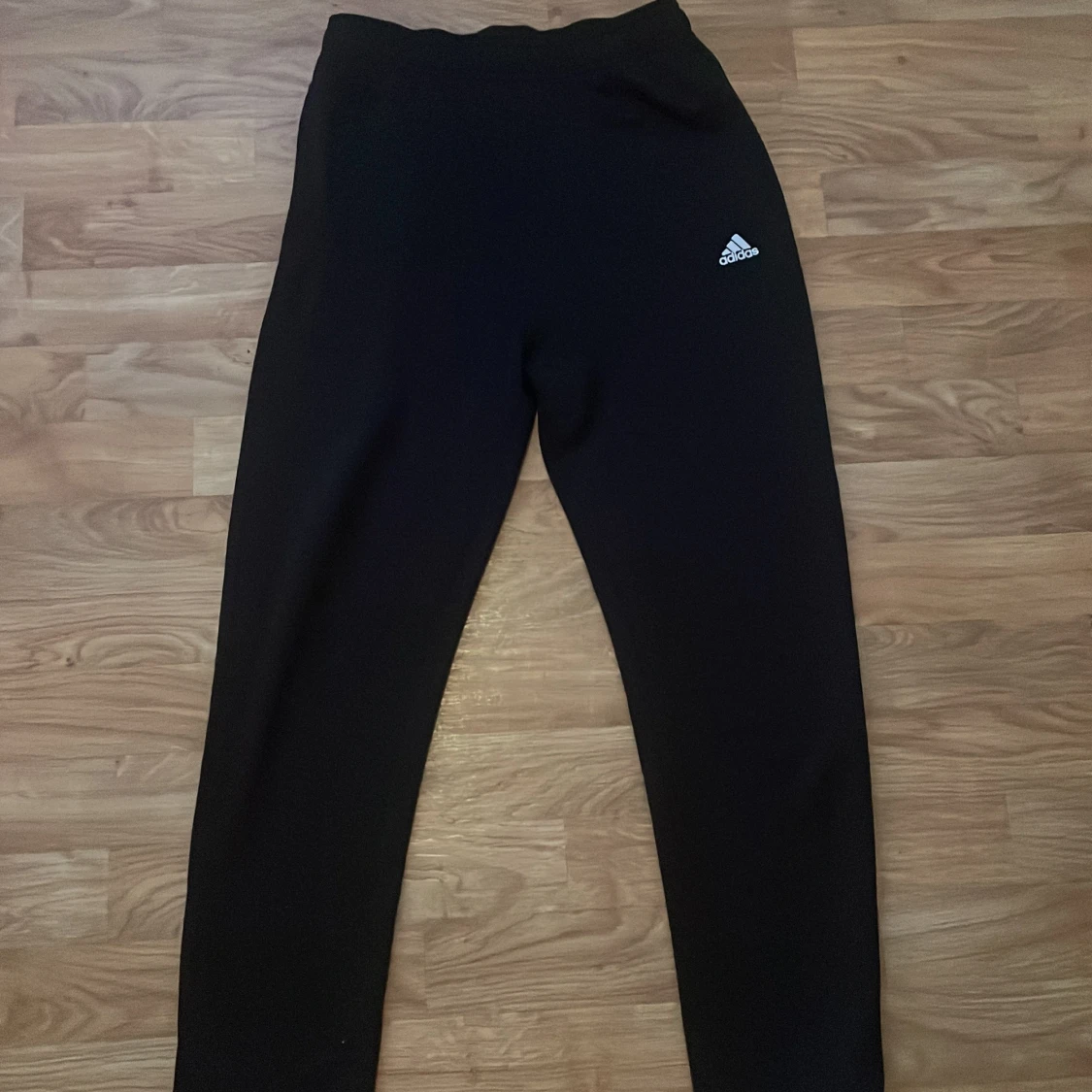 Svart Adidas träningsjacka med vita detaljer - 92