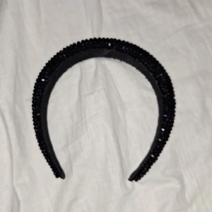Diadem - Ett super fint diadem i topp skick knappt andvänt