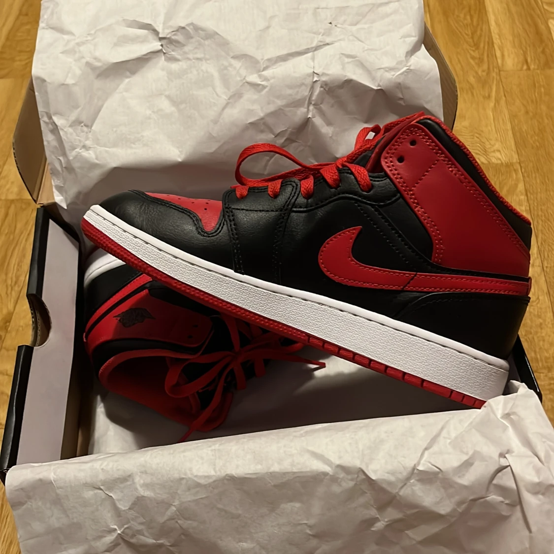 Nike air jordan 1 mid  - 90