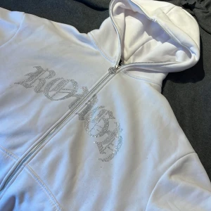 Hoodie med dragkedja  - Full zip up hoodie med rhinestones💕oversized passform