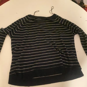 Zara tröja - Marinblå och vitrandig tröja