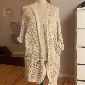 Nät kofta/kaftan brandy Melville  - Fin nätkofta från brandy Melville. Off white