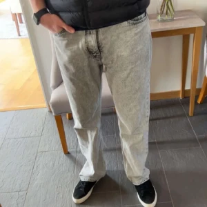 HOPE RUSH JEANS - Sjukt feta HOPE Rush jeans! Klassisk feta jeans, med en snygg bootcut passform!👖Inprinsip ny skick bara legat mestadels!🤷🏻‍♂️ TITTA MIN SIDA SÅ DU INTE MISSAR NÅGOT ÄNNU FETARE!🍾💶Kom dm ifall du har några frågor!🙋‍♂️😊