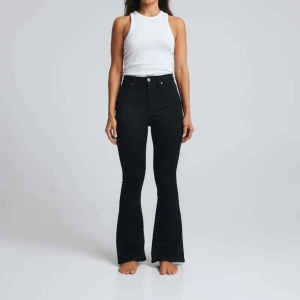 Jeans - Jeans ifrån bikbok storlek S