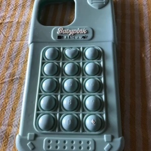 iPhone 13 pro Max skal - iPhone 13 PRO Max mobil skal. Använd till min gamla mobil men säljer då jag inte använder den längre. Fint skick. Klicka på köp nu 