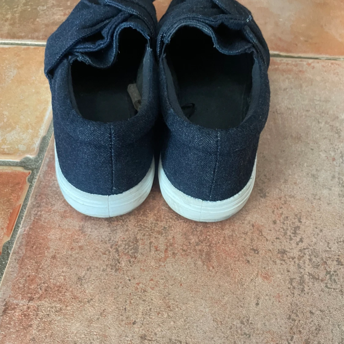 Blåa sneakers  - 90