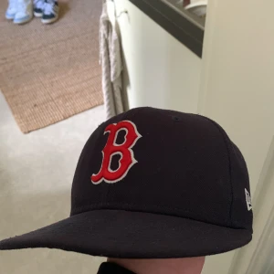 New Era keps - Bpston red 59fifty navy Storlek 56,8 cm Storlek 7 1/8