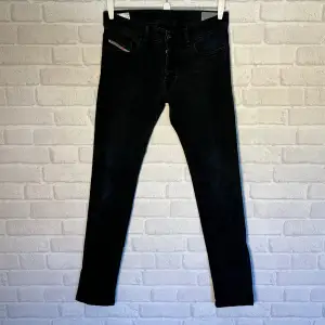 | Diesel jeans | Bra skick | Storlek 32/34 | pris 199 |