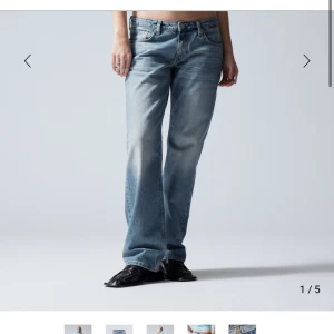 Lågmidjade jeans - Info finns på bild tre. Nypris 590 mitt pris 300 pris går att diskutera vid snabbt köp 💓