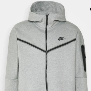 Nike tech fleece - snygg nike tröja i väldigt fint skick 