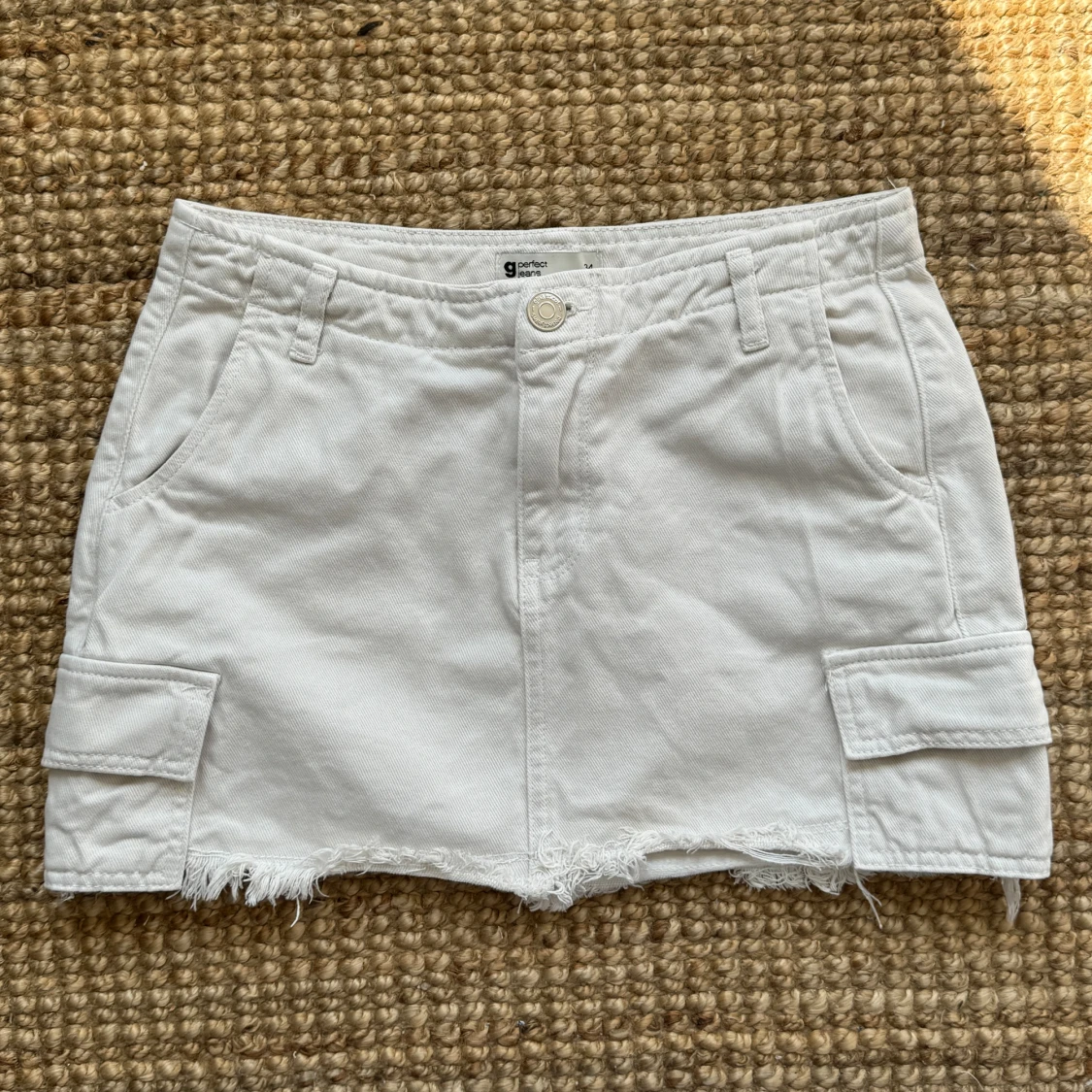 Mini Vit Cargo Kjol🤍