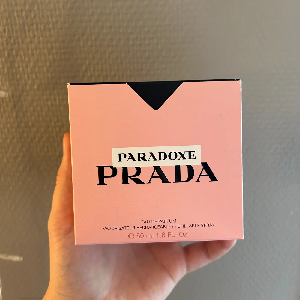 Prada paradoxe parfym 50 ml, se bild för mängden, nypris ca 1500kr! Originalboxen följer med!. Parfym.