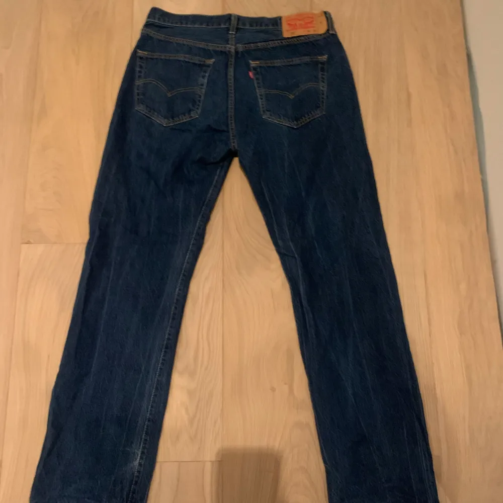 Hej säljer nu mina Levis jeans då jag bytt stil och inte har andvändning för dom, skriv för frågor.. Jeans & Byxor.