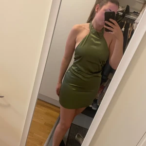 Miniklänning  - Kort klänning från bikbok Använd men i fint skick