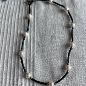 Halsband med pärlor  - Halsband med Sötvattenpärlor 