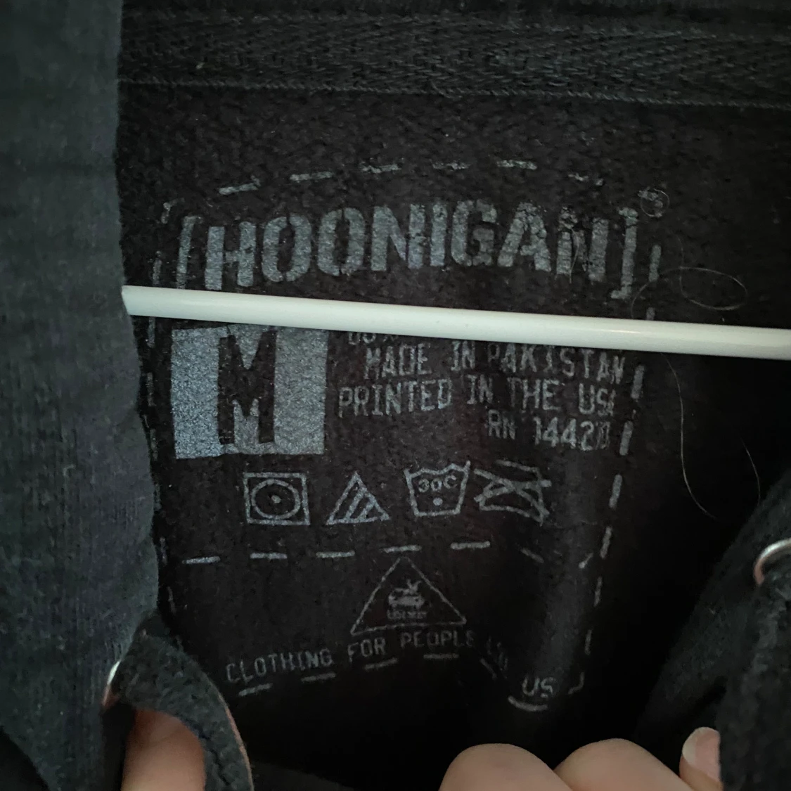 Svart tjocktröja  - 91